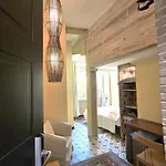 Palm Gallery Hotel